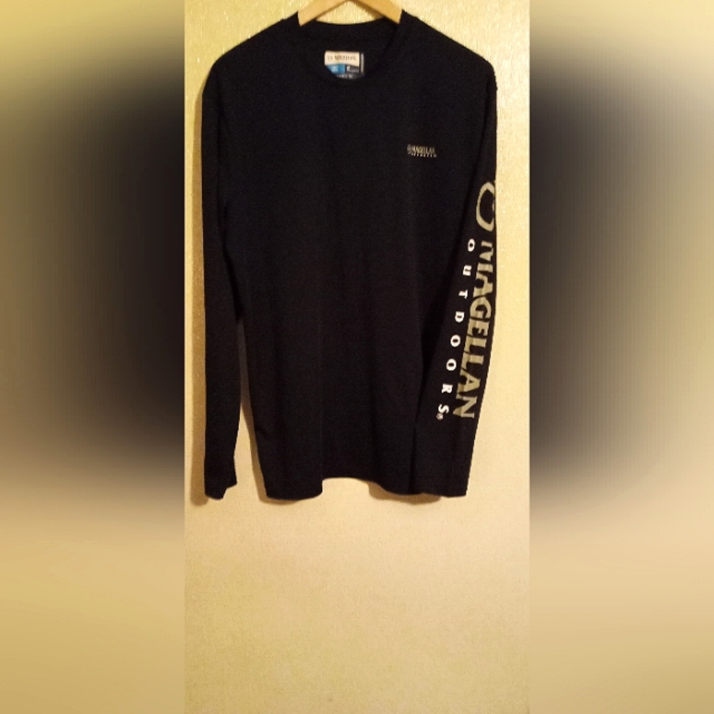 MEN'S MAGELLAN OUTDOOR FISHING SHIRT LONG SLEEVE MEDIUM PREVIOUSLY WORN.